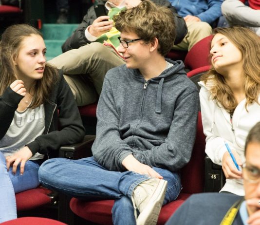 Hool Centre Sheat Giovanni Donati with Federica and Valent