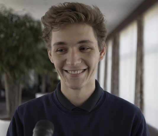 French Squeeze by Baptiste COMBESCURE