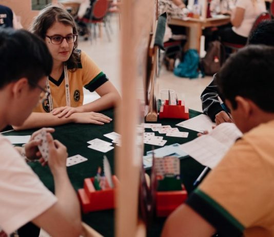 How to Play Suit Combinations