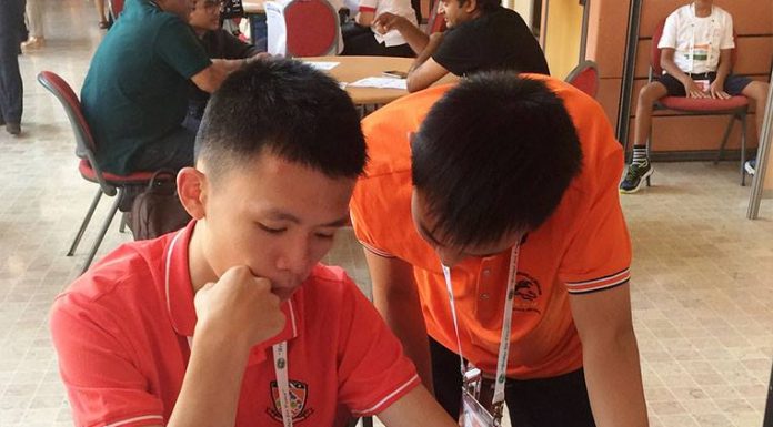 Wroclaw 2013: Daily Play Problem I