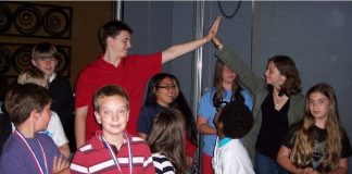 USA: BORED YET? Play With Us ONLINE