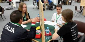 Lyon 2017 a Hand from R 9 by Tim Bourke