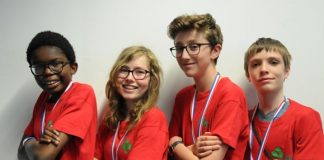 Using Scissors by Tim Bourke (AUS)