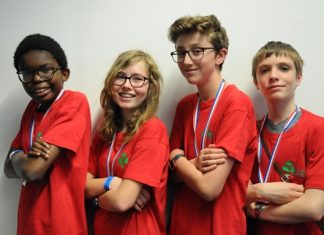 Using Scissors by Tim Bourke (AUS)