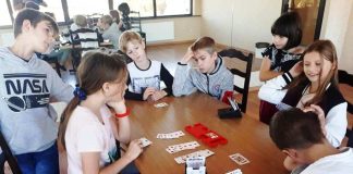 Working on two long suits By Easley Blackwood