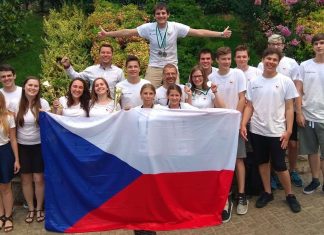 Never Forget to count out a Hand by Phillip Alder czech republic