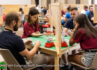 An ostentatious card by Victor Mollo (ENG)