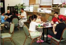 Seattle-area volunteers teach bridge, and it’s suiting all generations brilliantly By Christy Karras