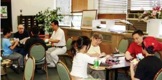 Seattle-area volunteers teach bridge, and it’s suiting all generations brilliantly By Christy Karras